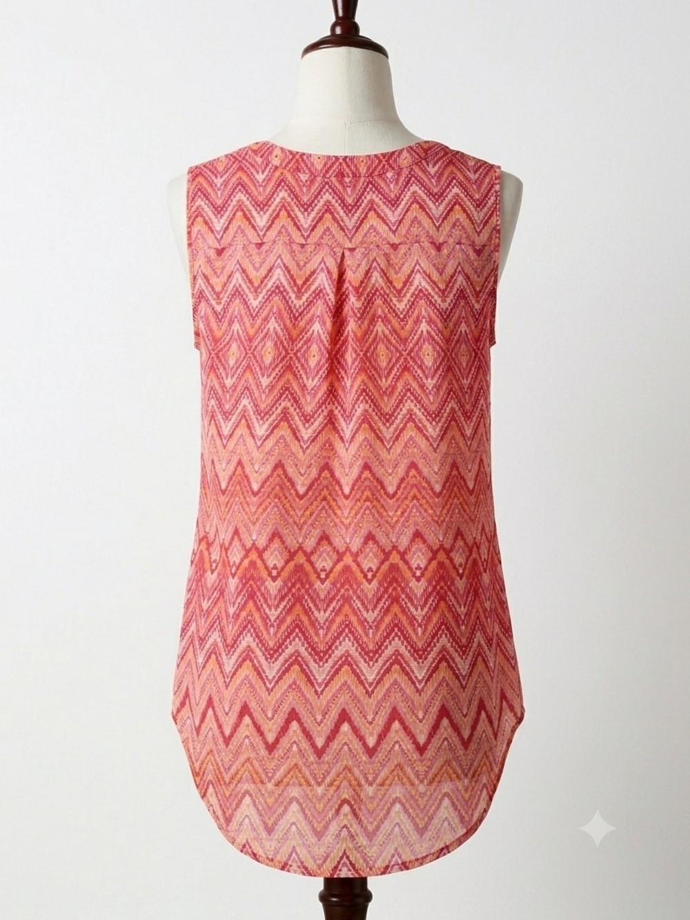 NWOT Zac & Rachel Sleeveless Chevron V-Neck Women's Top  (0113) - Picture 2 of 2